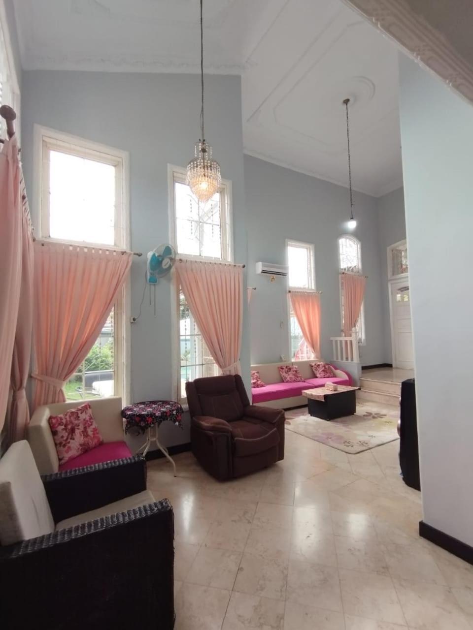 Vila Princess,Sentul 4Bedroom Dan Tenda Camping,Private Pool, Tenis Meja, Mini Billiard, Karaoke, Ayunan,Bbq, 08Satu3 80Satu6 4Satu5Satu Bogor Esterno foto