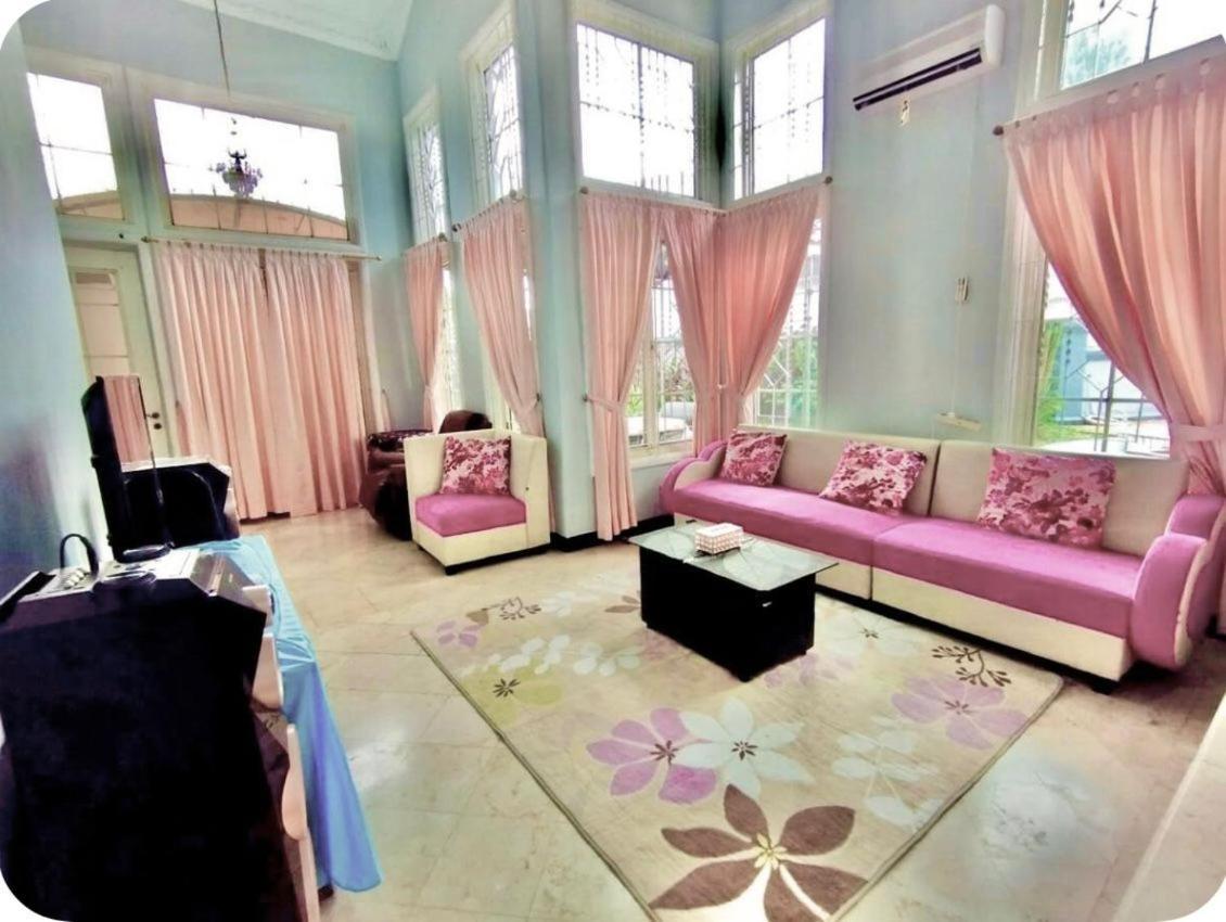 Vila Princess,Sentul 4Bedroom Dan Tenda Camping,Private Pool, Tenis Meja, Mini Billiard, Karaoke, Ayunan,Bbq, 08Satu3 80Satu6 4Satu5Satu Bogor Esterno foto